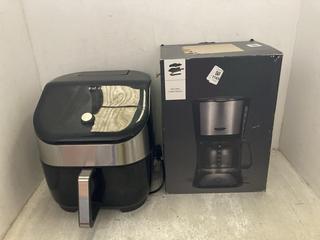 Lot 1165  
            Chesterfield SR47 - Parcel Delivery Only 

                
JOHN LEWIS DRIP FILTER COFFEE MACHINE TO INCLUDE INSTANT VORTEX PLUS AIR FRYER. (...