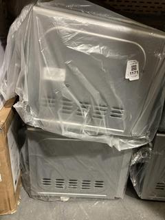 Lot 1171  
            Chesterfield SR47 - Parcel Delivery Only 

                
2 X JOHN LEWIS MICROWAVE OVEN. (LOCATION: A2)