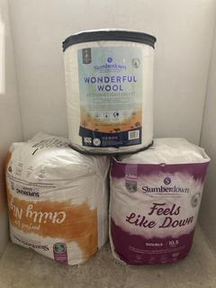 Lot 202  
            Chesterfield SR47 - Parcel Delivery Only 

                
3 X ASSORTED BEDDING ITEMS TO INCLUDE SLUMBERDOWN FEELS LIKE DOWN 10.5 TOG DOUBLE...