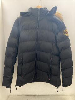 Lot 235  
            Chesterfield SR47 - Parcel Delivery Only 

                
ZAVETTI CANADA JACKET IN BLACK SIZE L (LOCATION: A9)