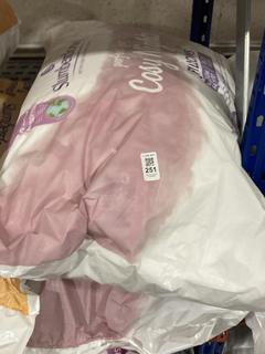Lot 251  
            Chesterfield SR47 - Parcel Delivery Only 

                
2 X SLUMBERDOWN PERFECT FOR COSY NIGHTS MEDIUM SUPPORT PILLOW PAIR (LOCATION: A9)