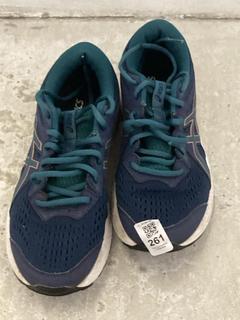 Lot 261  
            Chesterfield SR47 - Parcel Delivery Only 

                
ASICS GEL CONTEND 8 ADULTS TRAINERS IN NAVY SIZE 6 (LOCATION: A10)