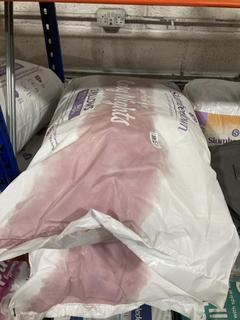 Lot 271  
            Chesterfield SR47 - Parcel Delivery Only 

                
2 X SLUMBERDOWN PERFECT FOR COSY NIGHTS MEDIUM SUPPORT PILLOW PAIR (LOCATION: A10)