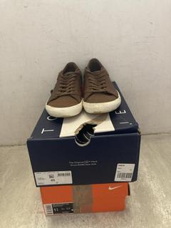 Lot 286  
            Chesterfield SR47 - Parcel Delivery Only 

                
3 X ASSORTED ADULT FOOTWEAR TO INCLUDE TOMMY JEANS ARCHIVE 25 SHOES IN NAVY SIZE....