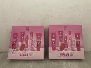 Lot 310  
            Chesterfield SR47 - Parcel Delivery Only 

                
2 X GIVE ME ARGAN OIL & COCONUT OIL HAIRCARE SET. (LOCATION: A11)