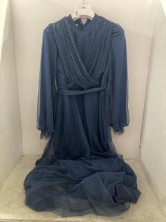 Lot 319  
            Chesterfield SR47 - Parcel Delivery Only 

                
LAVENZIA BLUE TULLE AND CHIFFON EVENING GOWN SIZE 42. (LOCATION: A12)