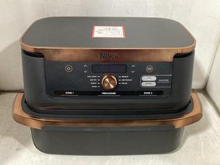 Lot 356  
            Chesterfield SR47 - Parcel Delivery Only 

                
NINJA FOODI FLEXDRAWER 10.4L AIR FRYER ORIGINAL RRP £270 (LOCATION: B1)