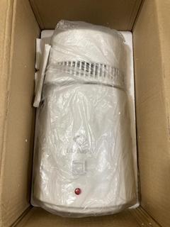 Lot 369  
            Chesterfield SR47 - Parcel Delivery Only 

                
LIFEBASIS WATER DISTILLER - MODEL NO. BST-007 (LOCATION: B1)