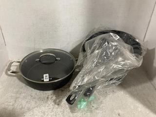 Lot 404  
            Chesterfield SR47 - Parcel Delivery Only 

                
5 X ASSORTED COOKWARE ITEMS TO INCLUDE JOHN LEWIS 20CM SAUCEPAN WITH LID (3568788...