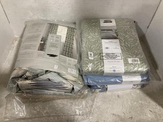 Lot 412  
            Chesterfield SR47 - Parcel Delivery Only 

                
5 X ASSORTED BEDDING/CURTAIN ITEMS TO INCLUDE JOHN LEWIS DOUBLE COTTON DUVET COVE...