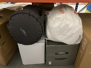 Lot 417  
            Chesterfield SR47 - Parcel Delivery Only 

                
4 X ASSORTED BEDDING ITEMS TO INCLUDE EARTH KIND 10.5 TOG SUPER KING SYNTHETIC DU...