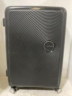 Lot 423  
            Chesterfield SR47 - Parcel Delivery Only 

                
AMERICAN TOURISTER SOUNDBOX MEDIUM SUITCASE IN BLACK (3563060) (LOCATION: B4)