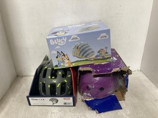 Lot 442  
            Chesterfield SR47 - Parcel Delivery Only 

                
3 X ASSSORTED CHILDRENS HELMETS TO INCLUDE ABUS KIDS YOUN-I 2.0 HELMET IN FLASH G...