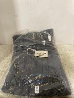 Lot 468  
            Chesterfield SR47 - Parcel Delivery Only 

                
JEEP MENS PUFFER VEST IN NAVY SIZE XXL (LOCATION: B6)