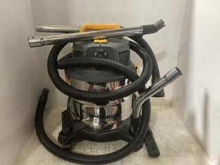 Lot 469  
            Chesterfield SR47 - Parcel Delivery Only 

                
VACMASTER 20L WET AND DRY VACUUM CLEANER - MODEL NO. VK1620SWC (LOCATION: B6)