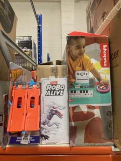 Lot 670  
            Chesterfield SR47 - Parcel Delivery Only 

                
4 X ASSORTED CHILDRENS TOYS TO INCLUDE HOT WHEELS CITY SPEEDWAY HAULER (LOCATION:...