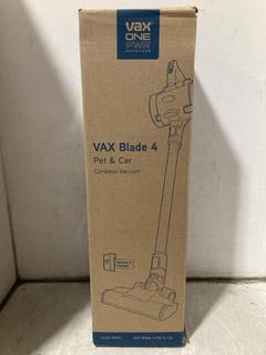 Lot 715  
            Chesterfield SR47 - Parcel Delivery Only 

                
VAX BLADE 4 PET AND CAR CORDLESS VACUUM CLEANER ORIGINAL RRP £260 (LOCATION: C4)
