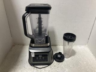Lot 724  
            Chesterfield SR47 - Parcel Delivery Only 

                
NINJA 2 IN 1 BLENDER WITH AUTO IQ ORIGINAL RRP £150 - MODEL NO. BN750UK (LOCATION...
