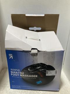 Lot 731  
            Chesterfield SR47 - Parcel Delivery Only 

                
RENPHO FOOT MASSAGER WITH HEAT - MODEL NO. RF-FM059 (LOCATION: C5)