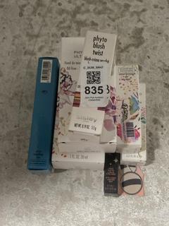 Lot 835  
            Chesterfield SR47 - Parcel Delivery Only 

                
8 X ASSORTED MAKEUP TO INCLUDE CLINIQUE EVEN BETTER ALL-OVER CONCEALER 6ML (LOCAT...
