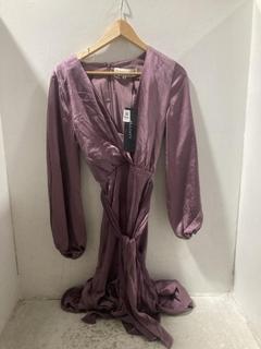 Lot 844  
            Chesterfield SR47 - Parcel Delivery Only 

                
ELLIATT KAI DRESS IN PURPLE SIZE XS ORIGINAL RRP- £275 410009 (LOCATION: C9)