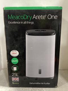 Lot 948  
            Chesterfield SR47 - Parcel Delivery Only 

                
MEACO MEACODRY ARETE ONE 20 DEHUMIDIFIER ORIGINAL RRP £259 (LOCATION: D3)