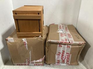 Lot 950  
            Chesterfield SR47 - Parcel Delivery Only 

                
3 X MILK BOX WITH COW PLUSH (LOCATION: D3)