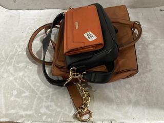 Lot 958  
            Chesterfield SR47 - Parcel Delivery Only 

                
3 X ASSORTED BEANDED PURSES/HANDBAGS TO INCLUDE BURBERRY LEATHER PURSE IN ORANGE ...