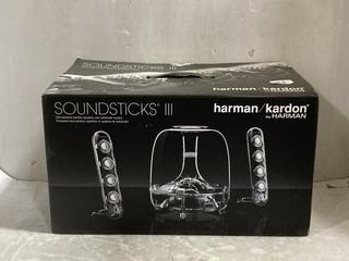 Lot 966  
            Chesterfield SR47 - Parcel Delivery Only 

                
HARMAN KARDON SOUNDSTICKS III (LOCATION: D3)
