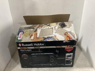 Lot 975  
            Chesterfield SR47 - Parcel Delivery Only 

                
RUSSELL HOBBS 17L 700W MICROWAVE OVEN - MODEL NO. RHM1725B (LOCATION: D4)
