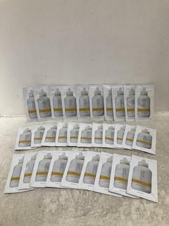 Lot 1031  
            Chesterfield SR46 - Parcel Delivery Only 

                
QTY OF PHILIP KINGSLEY BODY BUILDING WEIGHTLESS SHAMPOO 15ML - MAKEUP BAG INCLUDE...