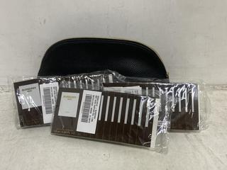 Lot 1051  
            Chesterfield SR46 - Parcel Delivery Only 

                
QTY OF BURBERRY HERO PERFUME 1.5ML - MAKEUP BAG INCLUDED (LOCATION: E2)
