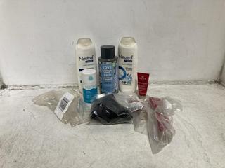 Lot 1062  
            Chesterfield SR46 - Parcel Delivery Only 

                
QTY OF ASSORTED BEAUTY PRODUCTS TO INCLUDE LOVE BEAUTY & PLANET COCONUT WATER SHA...