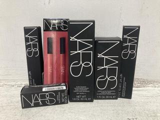 Lot 381  
            Chesterfield SR46 - Parcel Delivery Only 

                
6 X ASSORTED NARS BEAUTY PRODUCTS TO INCLUDE NARS POWER MATTE HIGH-INTENSITY LIP ...