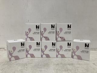 Lot 428  
            Chesterfield SR46 - Parcel Delivery Only 

                
8 X HOLISTIC LONDON AFRICAN PINK PEPPER + PEONY SCENTED SOY CANDLE - TOTAL LOT OR...