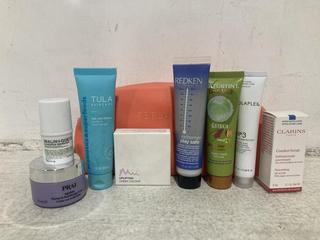 Lot 530  
            Chesterfield SR46 - Parcel Delivery Only 

                
8 X ASSORTED BEAUTY PRODUCTS TO INCLUDE REDKEN EXTREME PLAY SAFE HEAT PROTECTANT ...