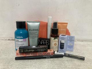 Lot 558  
            Chesterfield SR46 - Parcel Delivery Only 

                
11 X ASSORTED BEAUTY PRODUCTS TO INCLUDE ELEMIS PRO-COLLAGEN ENERGISING MARINE CR...