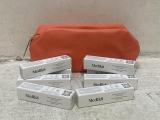 Lot 823  
            Chesterfield SR46 - Parcel Delivery Only 

                
8 X MEDIK8 ADVANCED RESTORE NIGHT CREAM 5ML - MAKEUP BAG INCLUDED (LOCATION: D4)