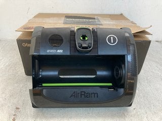 Lot 1015  
            Marchington SR12 - Parcel Delivery Only 

                
GTECH AIRRAM VACUUM HEAD ONLY: LOCATION - E14