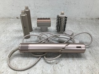 Lot 1051  
            Marchington SR12 - Parcel Delivery Only 

                
SHARK FLEX STYLE AIR STYLER: LOCATION - E11