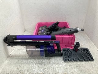 Lot 1058  
            Marchington SR12 - Parcel Delivery Only 

                
QTY OF ASSORTED VACUUM COMPONENTS TO INCLUDE SHARK STICK VACUUM IN BLACK/PURPLE: ...