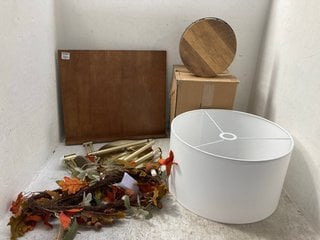 Lot 109  
            Marchington SR12 - Parcel Delivery Only 

                
QTY OF ASSORTED NEXT HOME DECOR ITEMS TO INCLUDE LAURA ASHLEY MARLOWE FLOOR LAMP ...