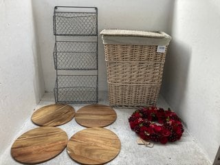 Lot 112  
            Marchington SR12 - Parcel Delivery Only 

                
QTY OF ASSORTED NEXT HOME DECOR ITEMS TO INCLUDE WOVEN LAUNDRY HAMPER: LOCATION -...