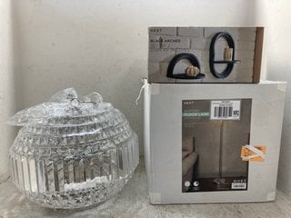 Lot 116  
            Marchington SR12 - Parcel Delivery Only 

                
3 X ASSORTED NEXT HOME DECOR ITEMS TO INCLUDE BLACK ARCHED DISPLAY SHELVES: LOCAT...