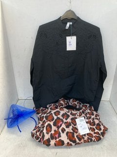 Lot 1189  
            Marchington SR12 - Parcel Delivery Only 

                
3 X ASSORTED CLOTHING & ACCESSORY ITEMS TO INCLUDE FABIENNE CHAPOT AURORA DRESS I...