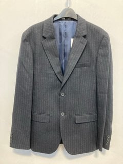 Lot 1190  
            Marchington SR12 - Parcel Delivery Only 

                
MENS SELECTED HOMME SLIM FIT PINSTRIPE BLAZER IN NAVY - UK SIZE: 36R - ORIGINAL R...