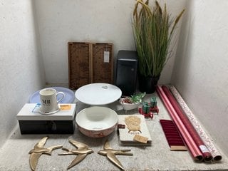 Lot 122  
            Marchington SR12 - Parcel Delivery Only 

                
QTY OF ASSORTED NEXT HOME DECOR ITEMS TO INCLUDE HAMISH THE HIGHLAND COW WOODEN T...