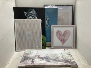 Lot 124  
            Marchington SR12 - Parcel Delivery Only 

                
QTY OF ASSORTED NEXT HOME DECOR ITEMS TO INCLUDE ZACHARIAH ZEBRA CANVAS: LOCATION...