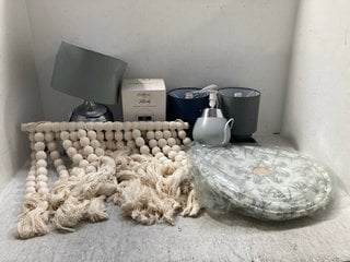 Lot 127  
            Marchington SR12 - Parcel Delivery Only 

                
QTY OF ASSORTED NEXT HOME DECOR ITEMS TO INCLUDE KIT LIGHT GREY TOUCH TABLE LAMP:...
