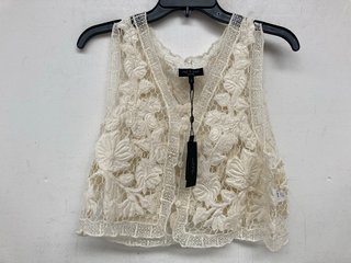 Lot 1295  
            Marchington SR12 - Parcel Delivery Only 

                
RAG & BONE IVORY CROCHET VEST - UK SIZE: SMALL: LOCATION - E1